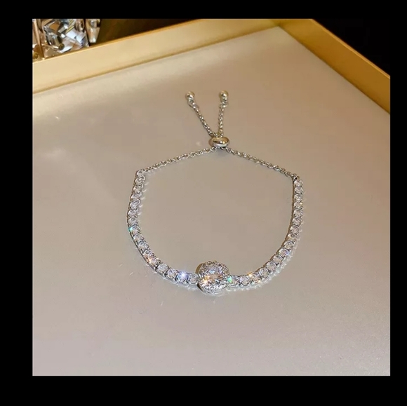 Beautiful Silver Crystal Bracelet - Picture 2 of 4